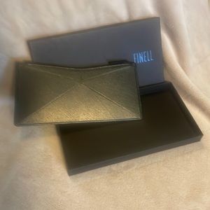 Finell wallet/clutch in black gold